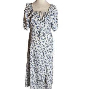 SHEIN Frenchy Ditsy Floral Surplice Neck